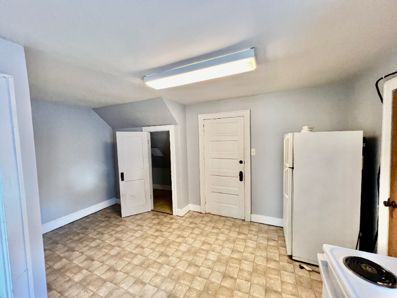 914 Bell Ave #914A - Photo 3 of 10