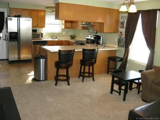 16 Holly Ln #16 - Photo 3 of 8