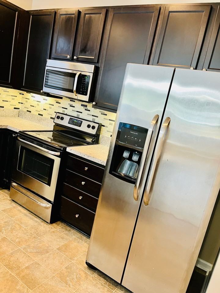 1752 Halesworth Ln #1 - Photo 6 of 18