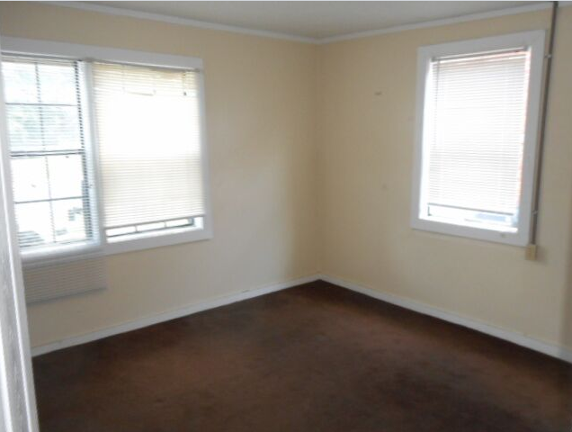 1365 Eloise Rd - Photo 3 of 3