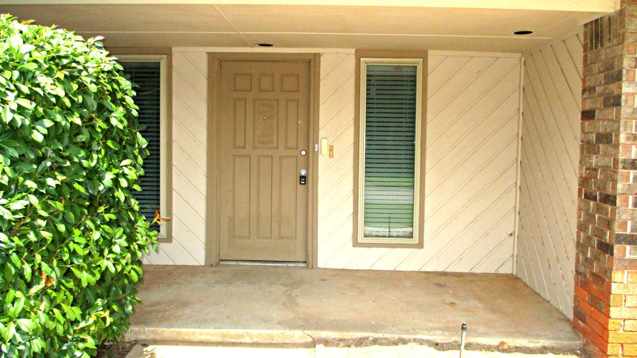 7217 NW 119th St - Photo 2 of 18