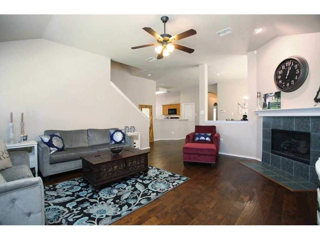 1719 Grassy Creek Dr - Photo 3 of 14