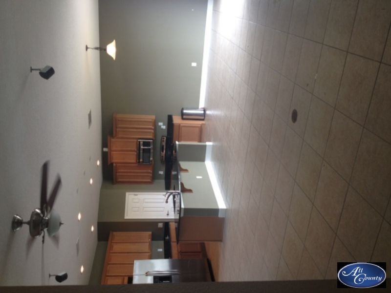 10012 Lethbridge Dr - Photo 2 of 10