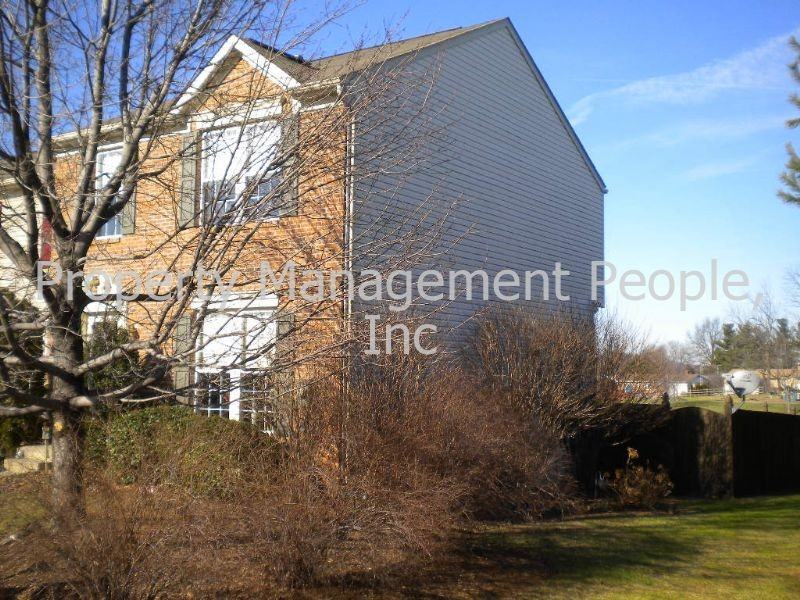 4872 Amesbury Way - Photo 2 of 16