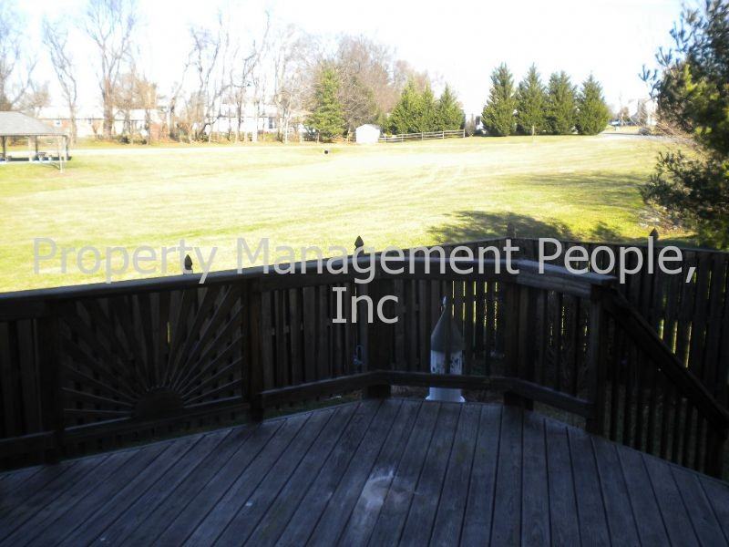 4872 Amesbury Way - Photo 3 of 16