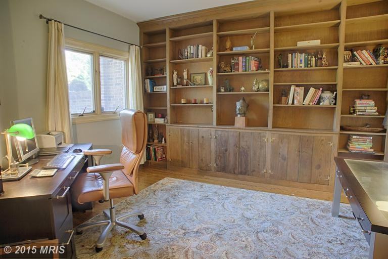 2456 N Wakefield Ct - Photo 3 of 27