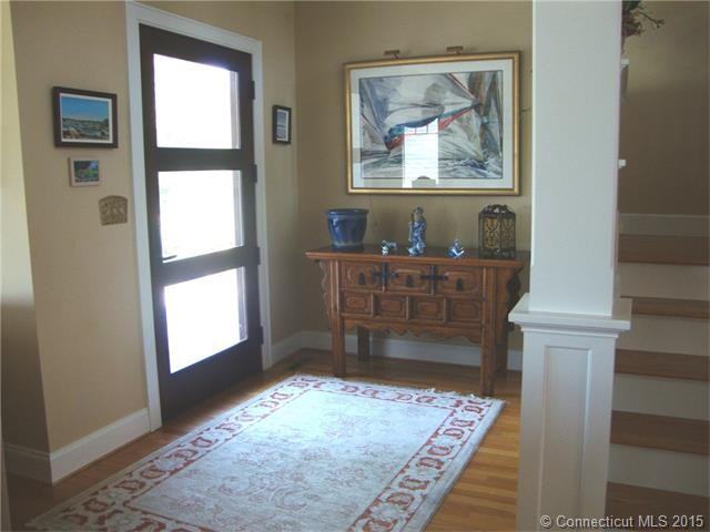 7 Lake Shore Dr - Photo 3 of 34