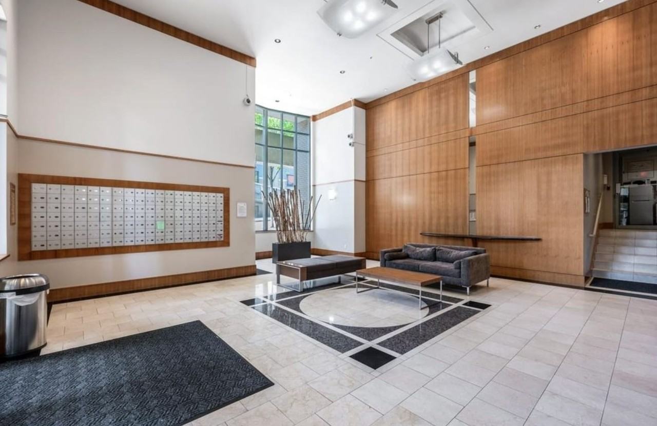 Cambie St & Smithe St, Vancouver, BC V6B 5X6 1 Bedroom Condo for 3,300