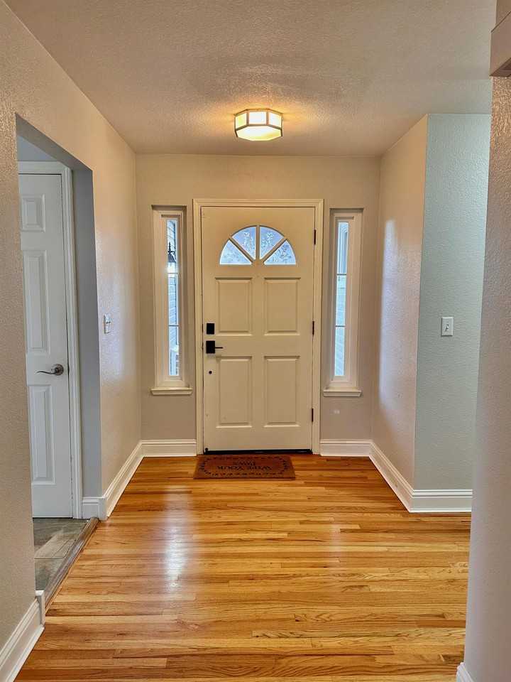 148 Castlemont Dr #1 - Photo 7 of 37