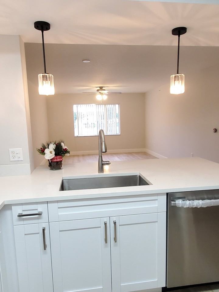 8234 Key Royal Cir #524 - Photo 3 of 20