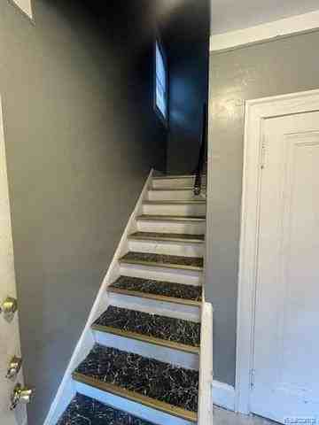 15893 Lauder St - Photo 4 of 19