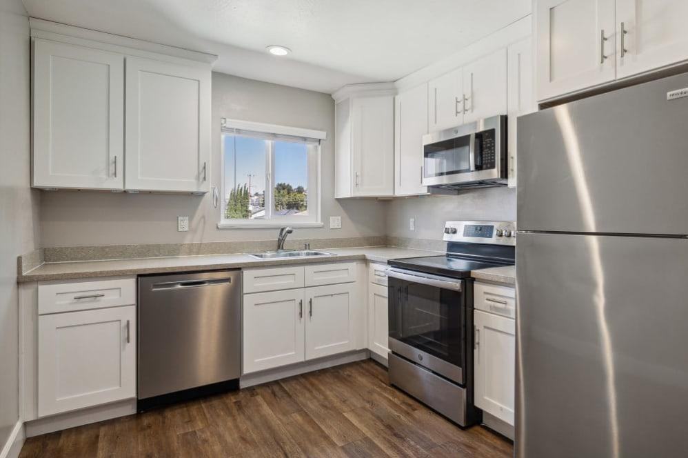 605 Sorenson Rd - Photo 2 of 13