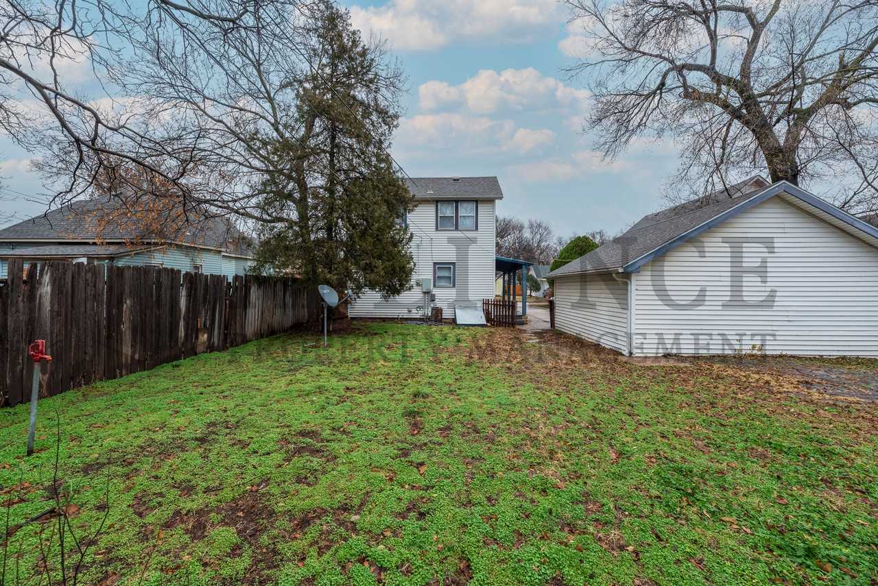 1119 S Lulu Ave - Photo 3 of 20