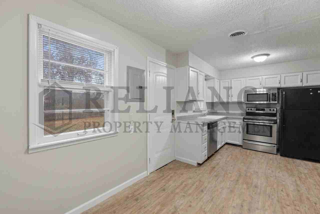 545 S Barlow St - Photo 3 of 19