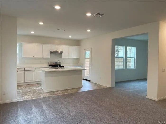 331 W Alton Ave - Photo 2 of 12