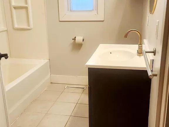 4350 48th St - Photo 3 of 12