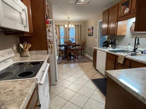 385 Sloop Point Rd - Photo 3 of 15