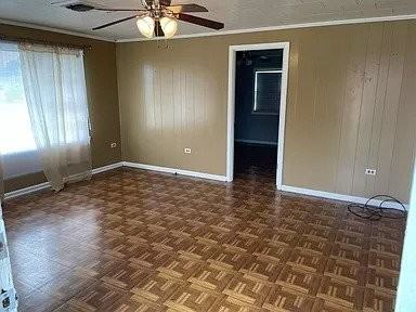 607 Pine St - Photo 2 of 6