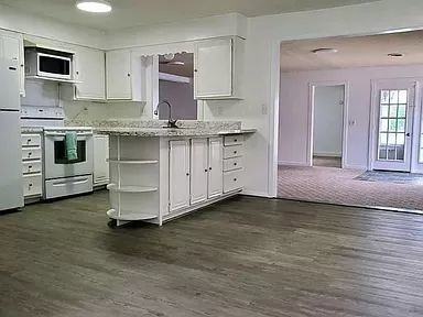 101 Patricia Ave Apt A - Photo 3 of 8