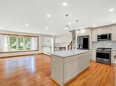 10636 S Terry Dr - Photo 3 of 8