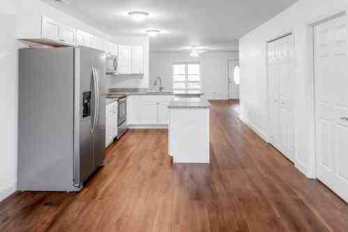 100 Patriot Pl - Photo 2 of 14