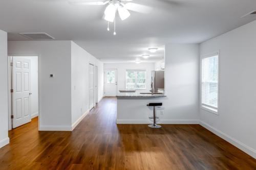 100 Patriot Pl - Photo 3 of 14