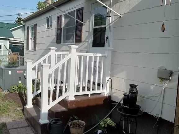 2412 Alice St - Photo 3 of 13