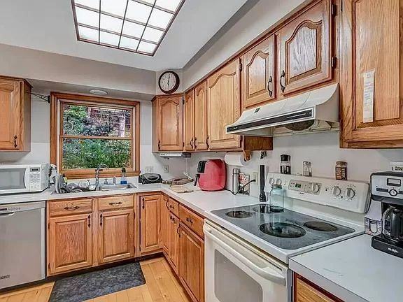 118 Fire House Ln - Photo 2 of 10