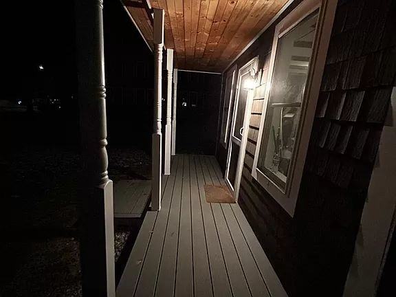 380 Main St - Photo 2 of 16