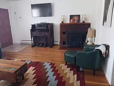 2729 Truman St Ne - Photo 2 of 8