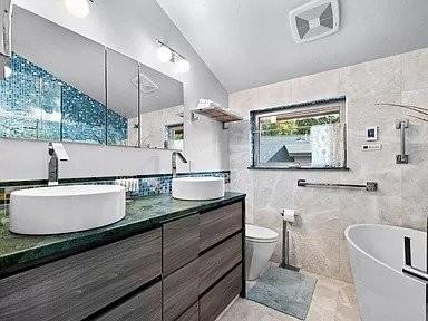 1205 Majestic View Dr - Photo 2 of 34