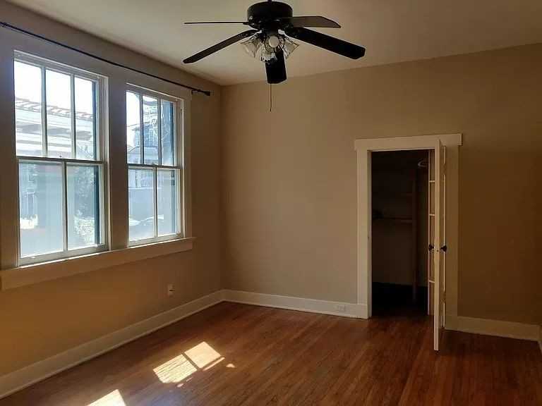 932 Picheloup Pl - Photo 2 of 7
