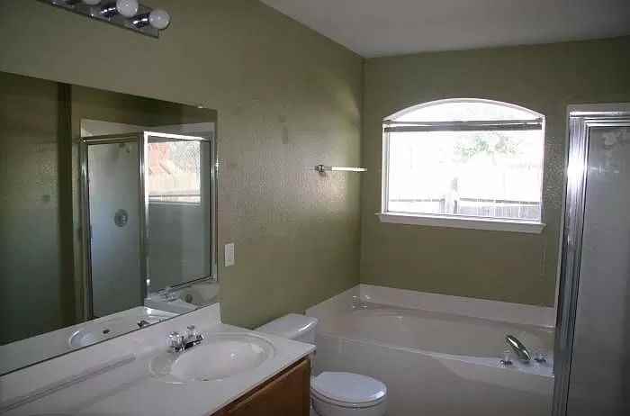 2002 Erika Cv - Photo 2 of 8