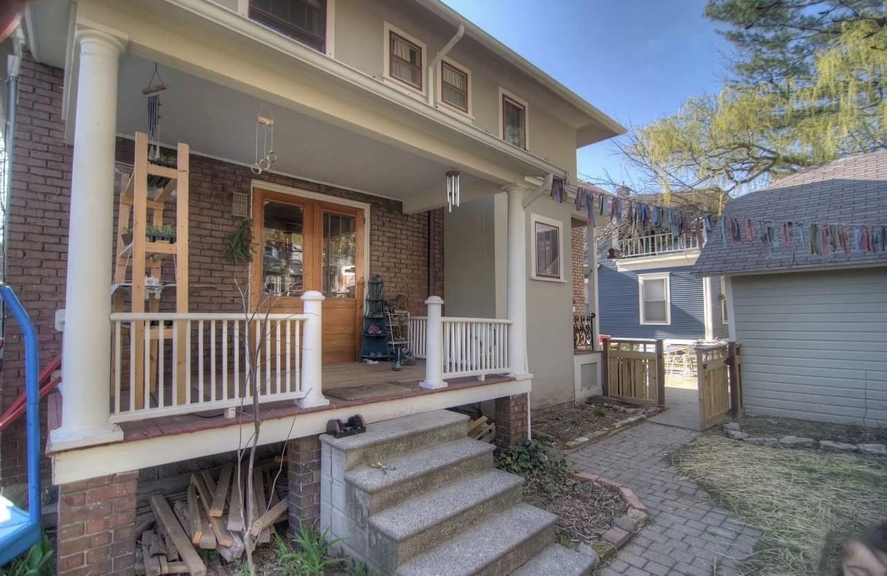 300 Calkins Ave Se - Photo 2 of 33