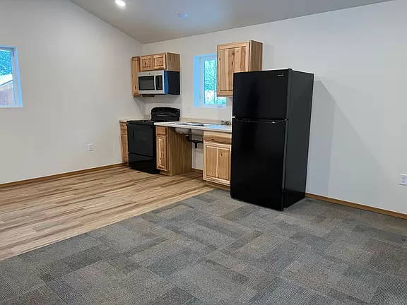 1361 Guss Grind - Photo 2 of 4