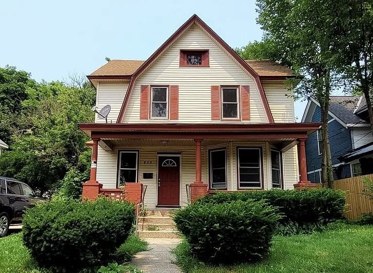 835 Bates St Se - Photo 2 of 12