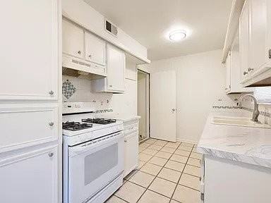 2605 Sw 63rd St - Photo 3 of 6