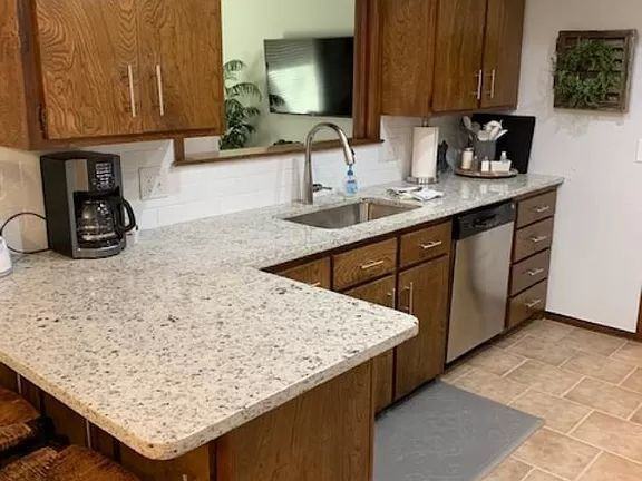 12400 Green Valley Dr - Photo 3 of 14