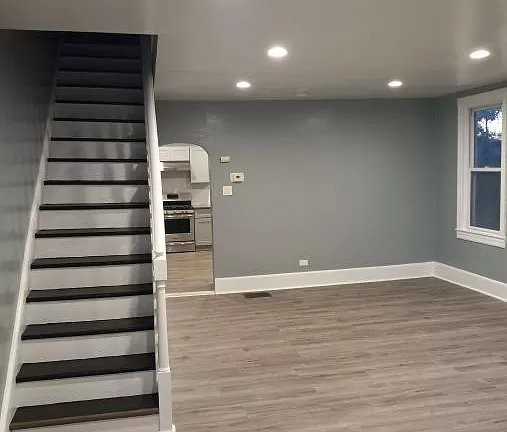 214 Powell St - Photo 2 of 10