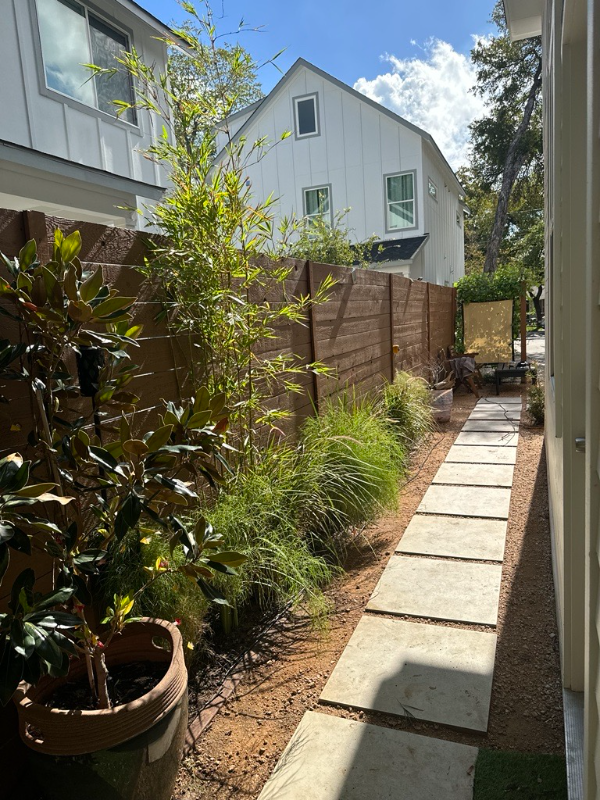 800 Valdez St #B - Photo 4 of 39