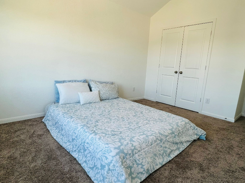 13942 Reservoir Dr - Photo 2 of 14