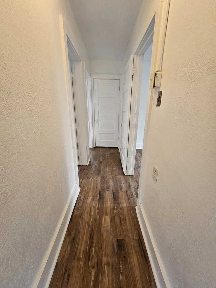 119 Mosley St #1 - Photo 4 of 7