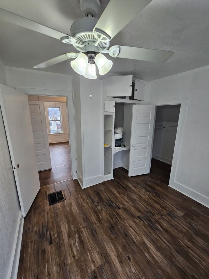 119 Mosley St #1 - Photo 5 of 7