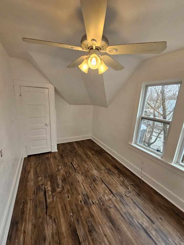 119 Mosley St #1 - Photo 6 of 7