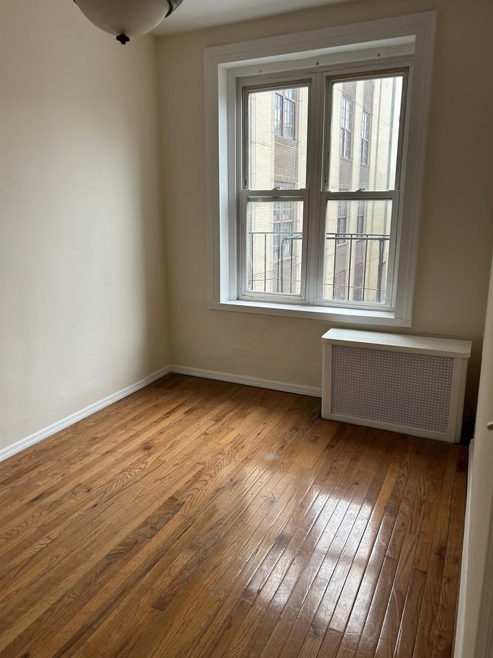 34-38 34 ST - Photo 3 of 4