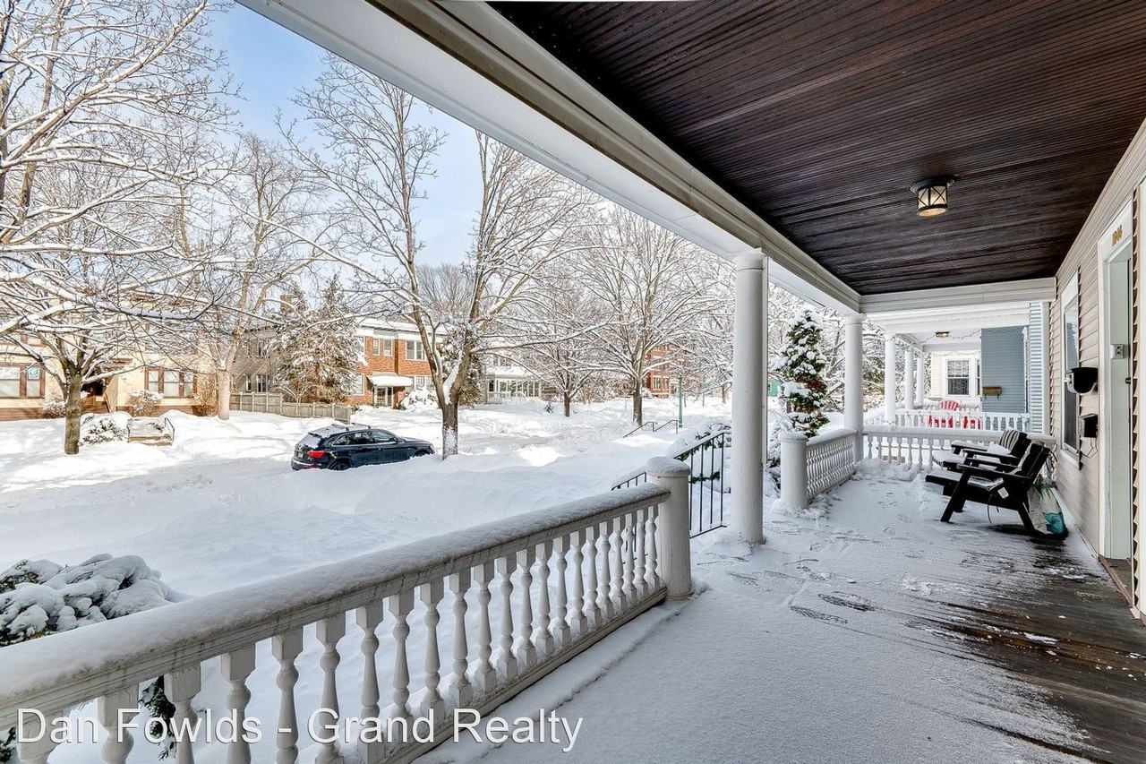 1846 Laurel Ave - Photo 3 of 35