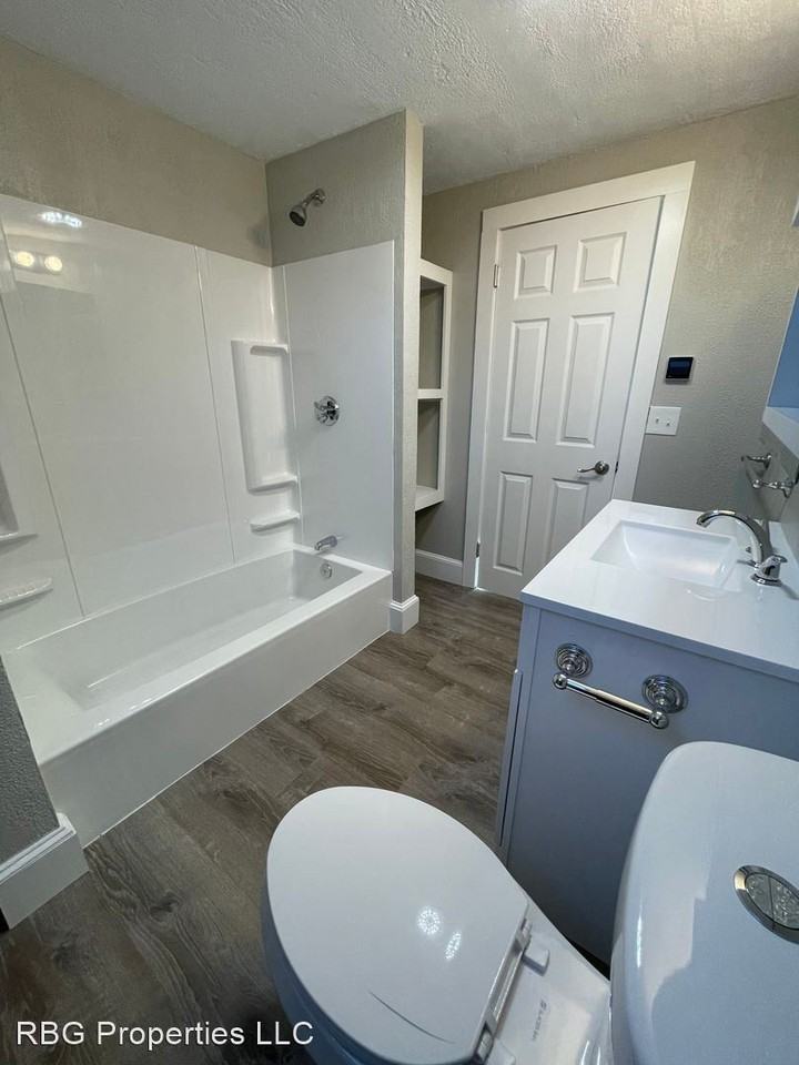 117 North - Photo 2 of 27