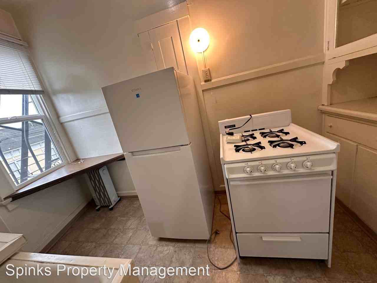 1140 E Street - Photo 3 of 7