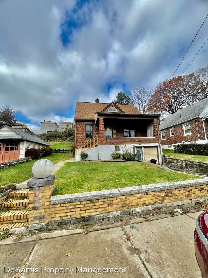 1617 Oak Avenue Ext, Turtle Creek, PA 15145 3 Bedroom House for 1,145
