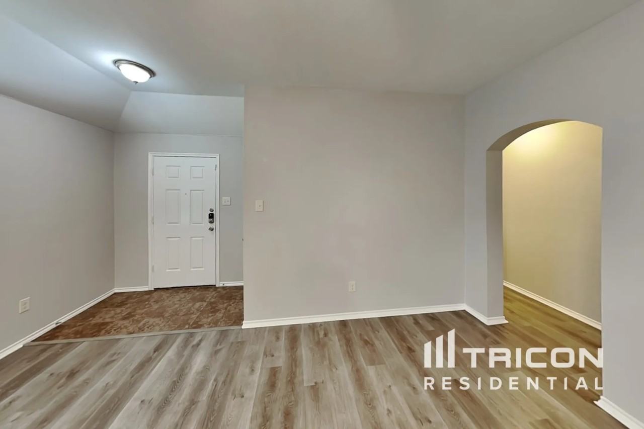 2604 Old Farm Dr - Photo 2 of 34